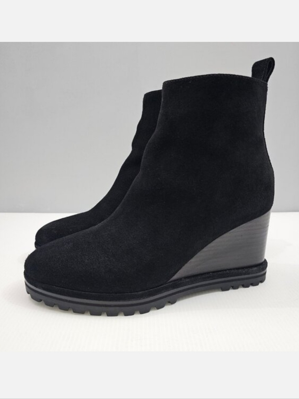 Tory Burch Suede Logo Wedge Ankle Boot Womens 8.5 Black Suede Lug Sole Designer